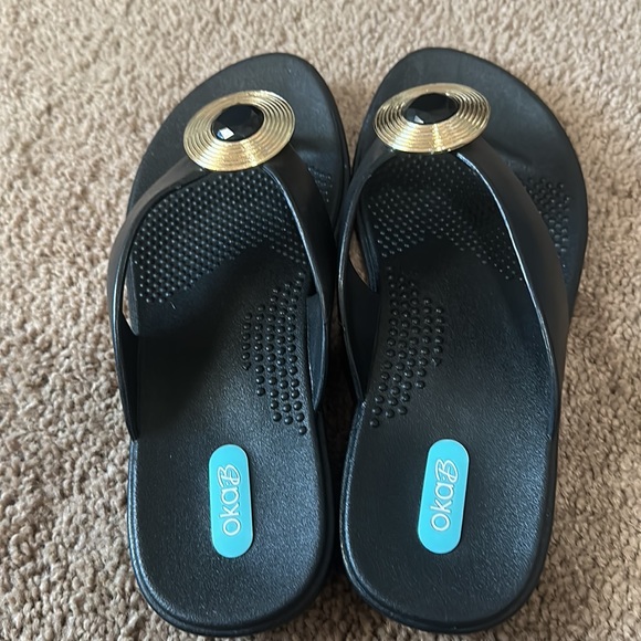 Oka B black flip flops. Size Med - Picture 3 of 3